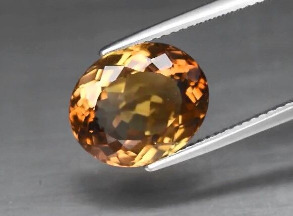7.44ct 13x10.7mm VS Oval Natural Champagne Topaz, Brazil