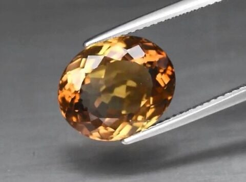 7.44ct 13x10.7mm VS Oval Natural Champagne Topaz, Brazil