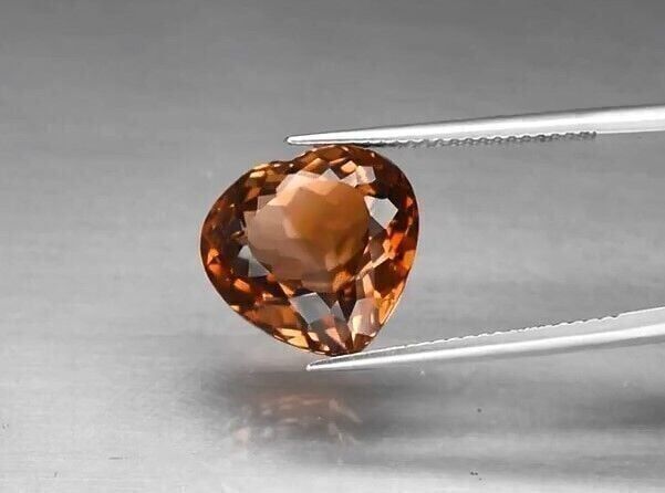 9.33ct 13x12.3mm VVS Heart Natural Champagne Topaz, Brazil