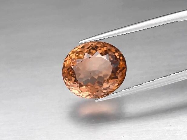 9.67ct 13x11.2mm VVS Oval Natural Champagne Topaz Brazil, Ravishing!