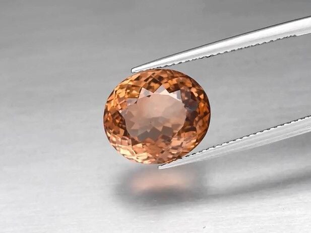 9.67ct 13x11.2mm VVS Oval Natural Champagne Topaz Brazil, Ravishing!