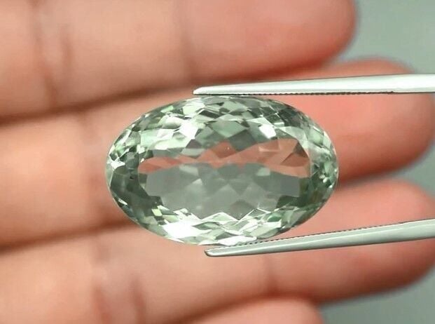 18.16ct 22.2x14mm VS Oval Natural Green Quartz, Brazil