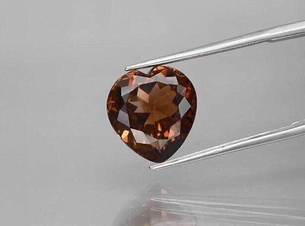 8.73ct 12.5x11.8mm VS Heart Natural Champagne Topaz, Brazil