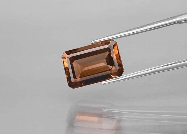 5.35ct 12.2x8mm VVS Octagon Natural Champagne Topaz, Brazil