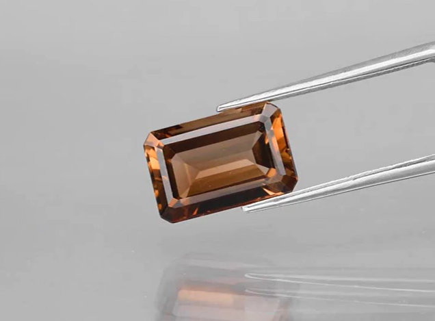 5.35ct 12.2x8mm VVS Octagon Natural Champagne Topaz, Brazil
