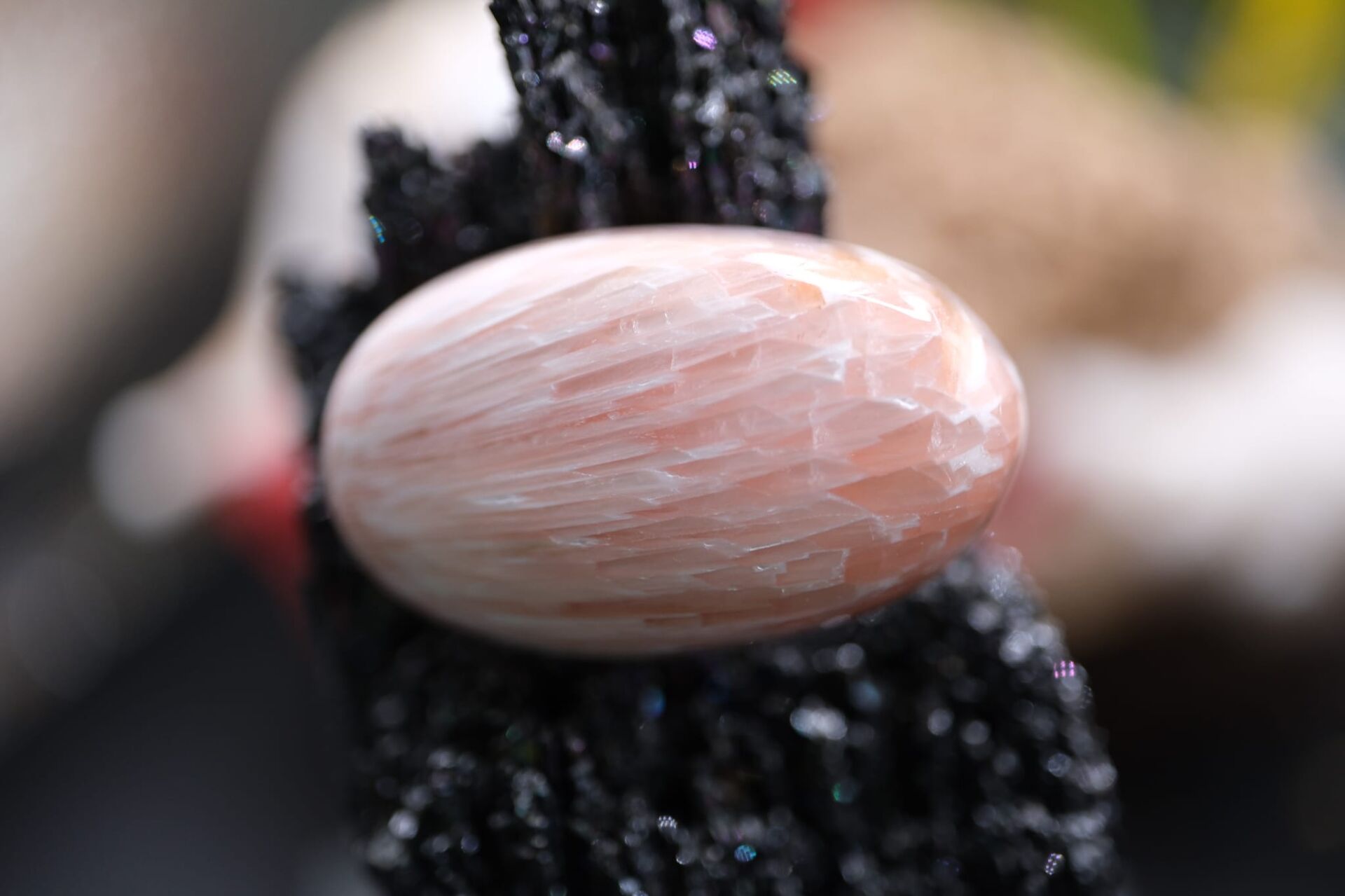 18.15ct 27.3x16.4mm Natural Scolasite