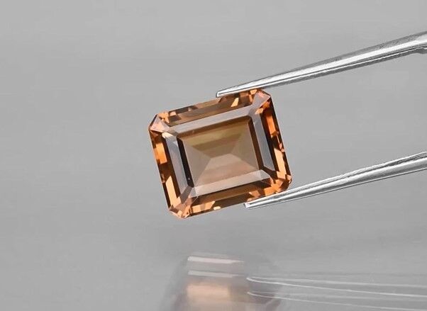 7.17ct 11.6x9.8mm VS Octagon Natural Champagne Topaz, Brazil