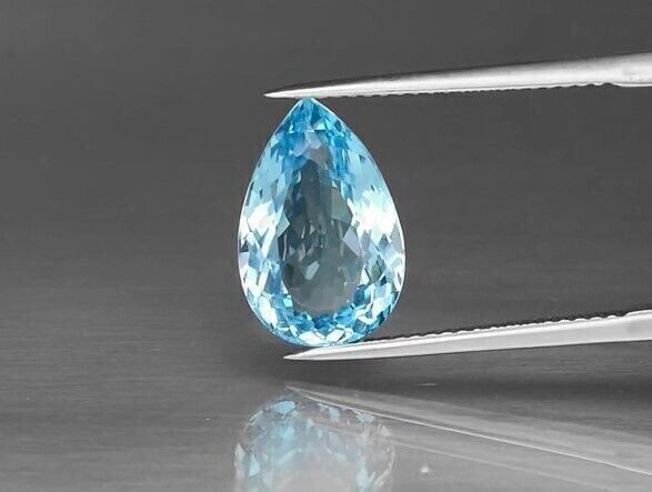 5.54ct 13.5x9mm VVS Pear Natural Sky Blue Topaz Brazil