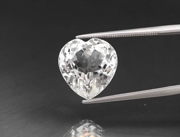 13.19ct 13.3x14mm VS Heart Natural White Topaz Unheated Brazil