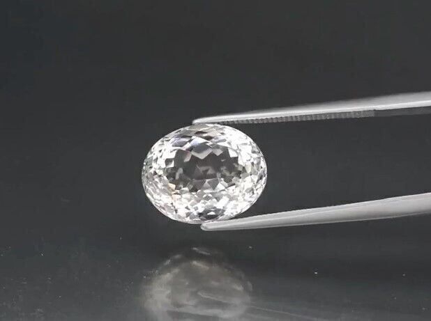 8.03ct 13x10.4mm VS Oval Natural Very Light Yellow Topaz Unheated, Impressive!