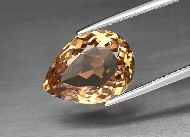 8.33ct 15x11mm VS Pear Natural Champagne Topaz, Brazil
