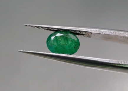 1.26ct 7.5x5.9mm Oval Natural Emerald , Zambia