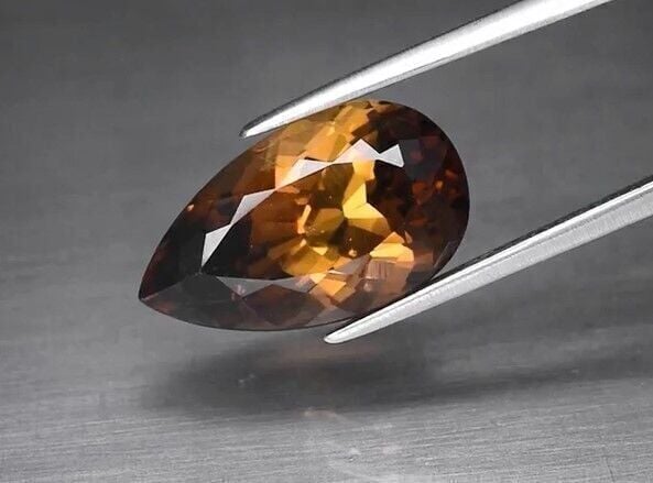 8.66ct 16x9.4mm VS Pear Natural Champagne Topaz, Brazil