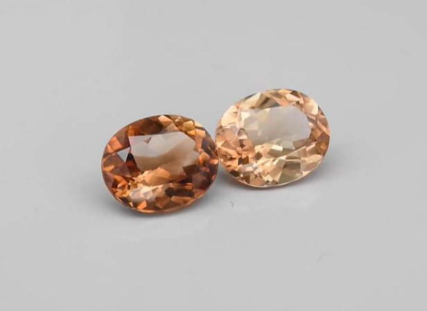 10.92ct Pair 2pcs t.w VS Oval Natural Champagne Topaz, Brazil
