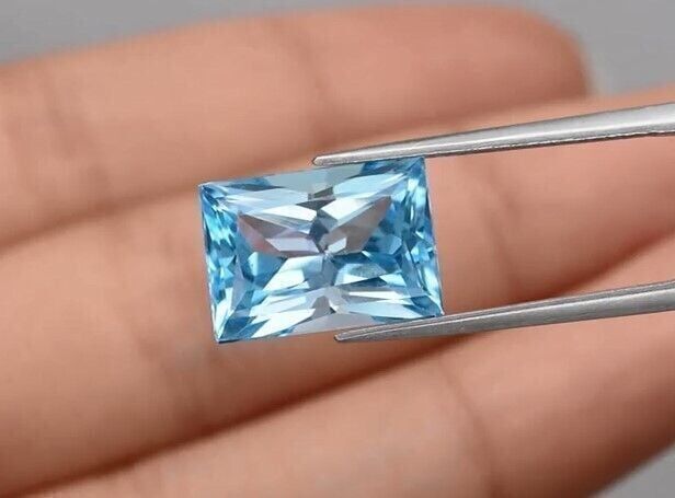 7.03ct 12.4x8.8mm VS Baguette Natural Sky Blue Topaz, Brazil