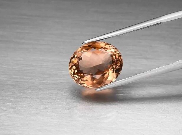 8.04ct 12.8x10.8mm VVS Oval Natural Champagne Topaz, Brazil