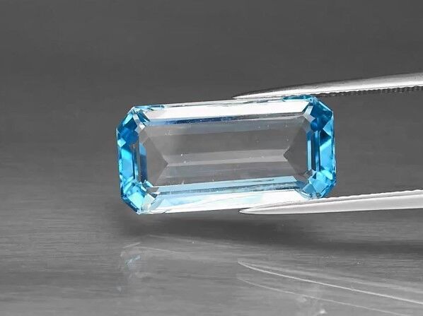 11.30ct 19x9.4mm VS Octagon Natural Sky Blue Topaz, Brazil