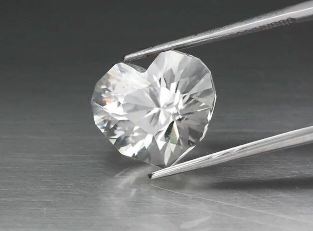 9.93ct 13.7x12.4mm VS Custom-Cut Natural Unheated Light Green Topaz, Africa