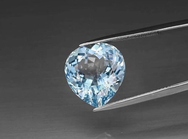 13.34ct 15x14.2mm VS Heart Natural Swiss Blue Topaz, Brazil