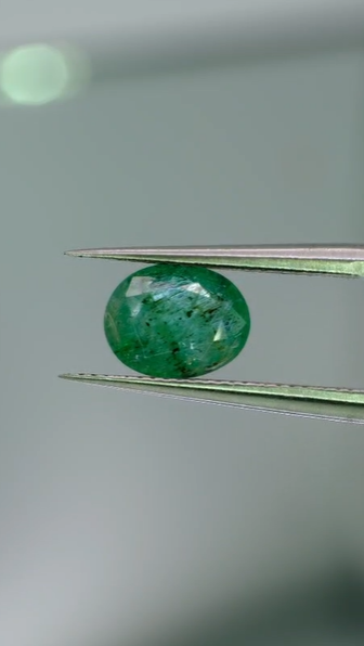 1.08ct 7.9x6.2mm Oval Natural Emerald Zambia