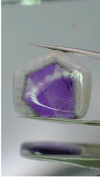 32.60ct 26.6x22.7mm Natural Trephce Amethyst