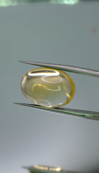 9.75ct 16.6x11.8mm Oval Cabachon Natural Citrine