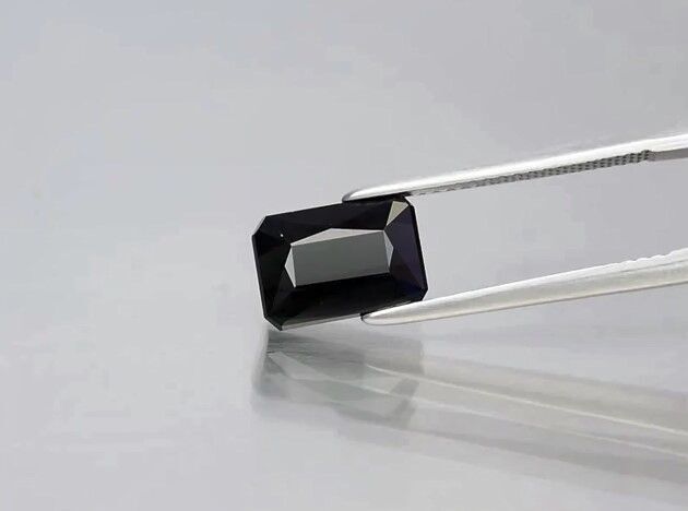 2.69ct 9.4x6.6mm VVS Scissor-Cut Natural Deep Green Tourmaline Unheated