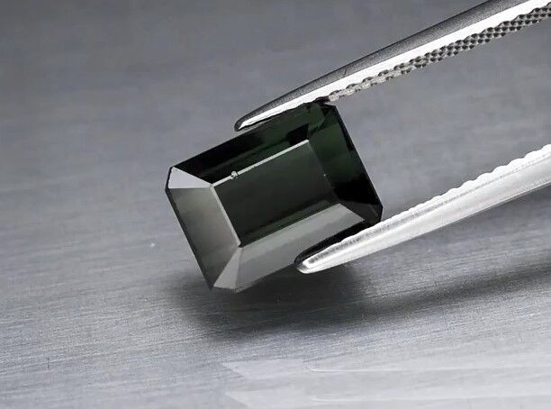 3.38ct 9.3x7mm VVS Octagon Natural Unheated Green Tourmaline, Africa
