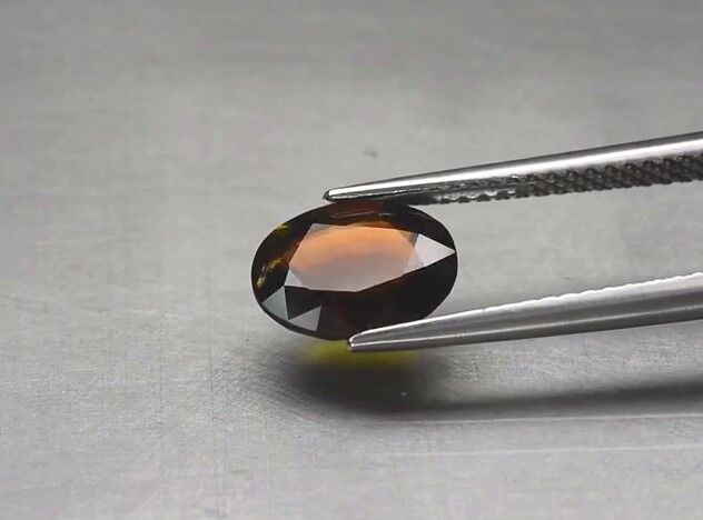 1.64ct 8.8x6.8mm VS Oval Natural Unheated Greenish Yellow Tourmaline, Africa