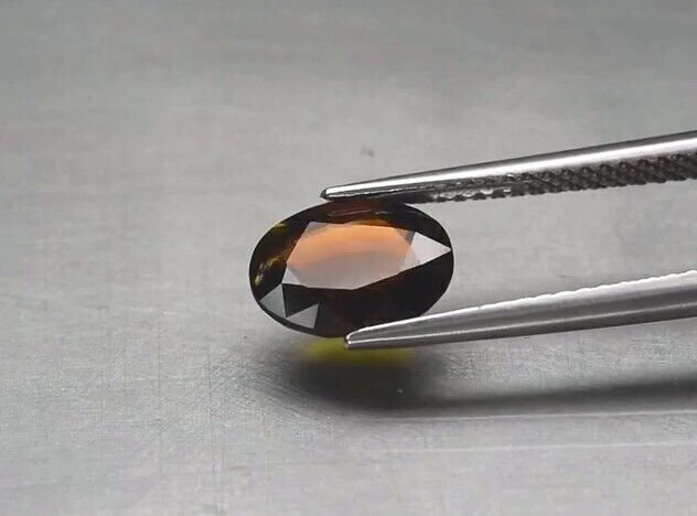 1.64ct 8.8x6.8mm VS Oval Natural Unheated Greenish Yellow Tourmaline, Africa