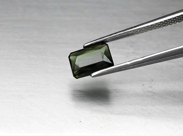 1.36ct 7.7x5.6mm VS Scissor-Cut Natural Unheated Green Tourmaline, Mozambique