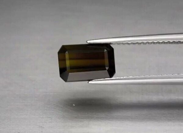 2.59ct 9.2x6.2mm VS Octagon Natural Unheated Green Tourmaline, Mozambique