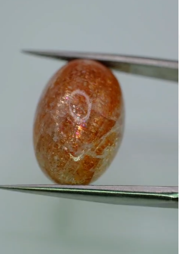 11.85ct 18x12mm Oval Cabachon Natural Sunstone