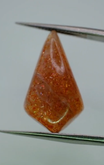 8.25ct 21.1x12.2mm Kite Cabachon Natural Sunstone