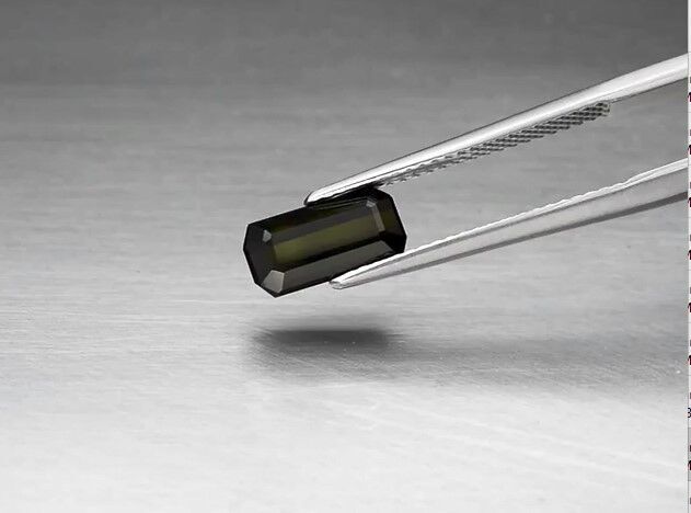 2.10ct 9.7x5mm VVS Octagon Natural Unheated Green Tourmaline, Nigeria
