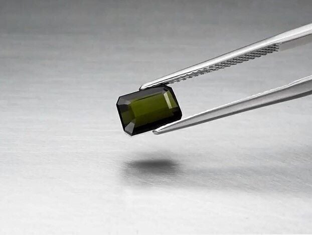 2.30ct 8.2x6mm VVS Octagon Natural Unheated Green Tourmaline, Nigeria