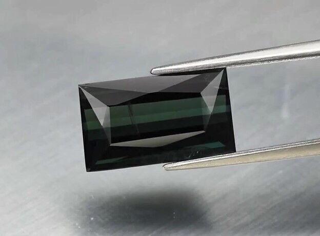 4.21ct 12.6x7.3mm VS Baguette Natural Unheated Green Tourmaline, Mozambique