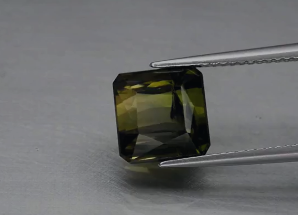 4.95ct 8.7x8.5mm Scissor-Cut Natural Unheated Green Tourmaline, Mozambique