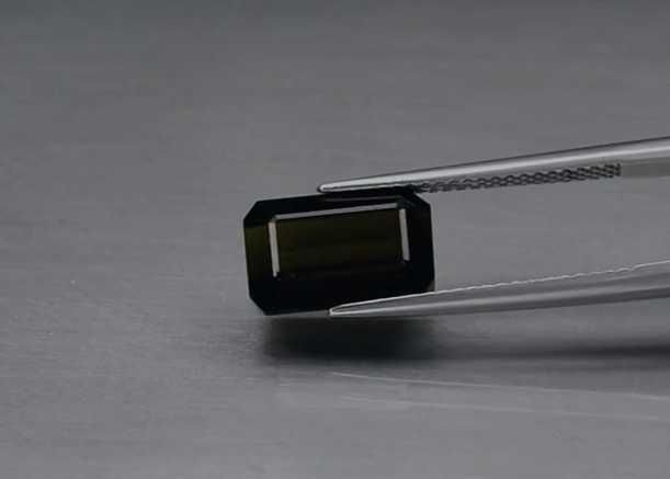 4.30ct 11.3x7.3mm VS Octagon Natural Unheated Medium Green Tourmaline, Nigeria