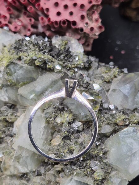0.13ct Pırlanta - 1.72 Gram 14 Ayar Beyaz  Altın Yüzük