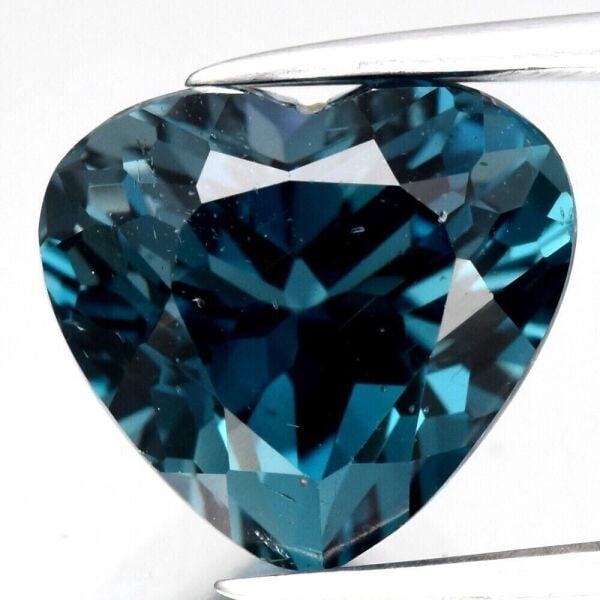 4.22ct 10x9mm VS Heart Natural London Blue Topaz Gemstone, Brazil
