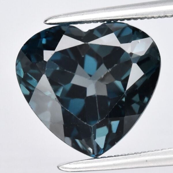 6.02ct 10.8x10mm VS Heart Natural London Blue Topaz Gemstone, Brazil