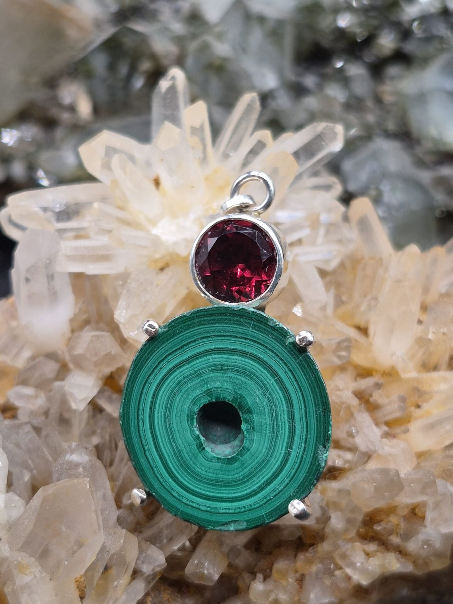 4.80gr Malahit ve Garnet 925 Ayar Gümüş Kolye Ucu