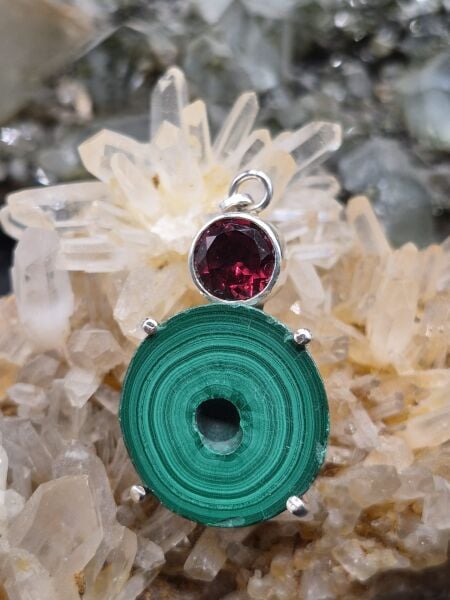 4.80gr Malahit ve Garnet 925 Ayar Gümüş Kolye Ucu