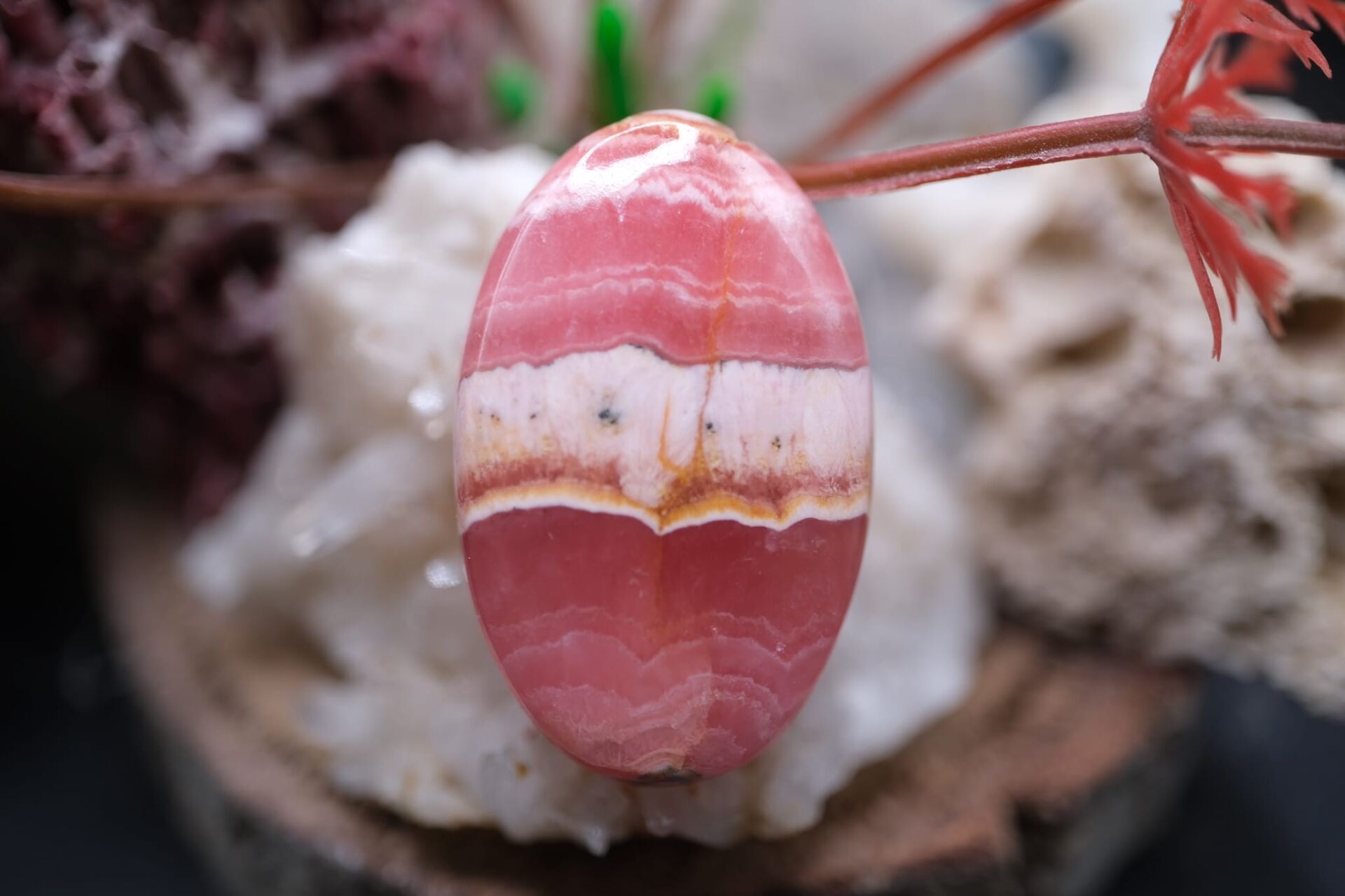 37.30ct 30.1x18.4mm Oval Natural Rhodokrosite