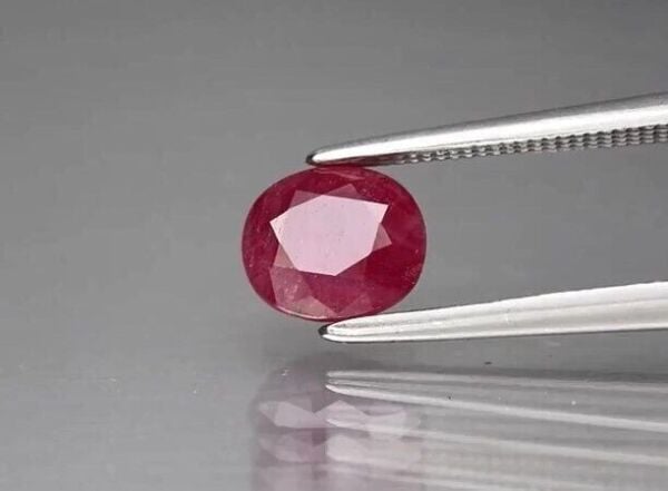 1.22ct 6.5x5.7mm Oval Purplish Red Ruby Gemstone Africa *Heated