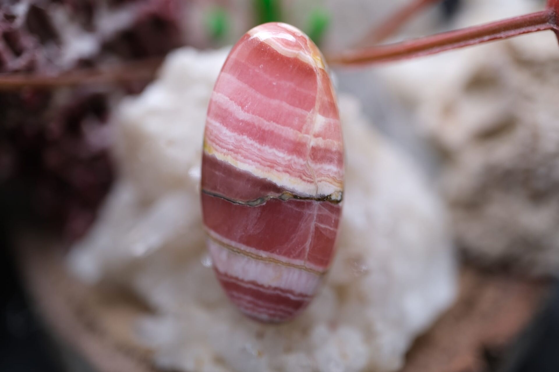 22.25ct 27.8x13.4mm Oval Natural Rhodokrosite