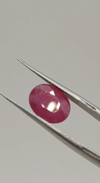 4.00ct 10.5x8.3mm Oval Natural Ruby ( Heated Glass Filling)