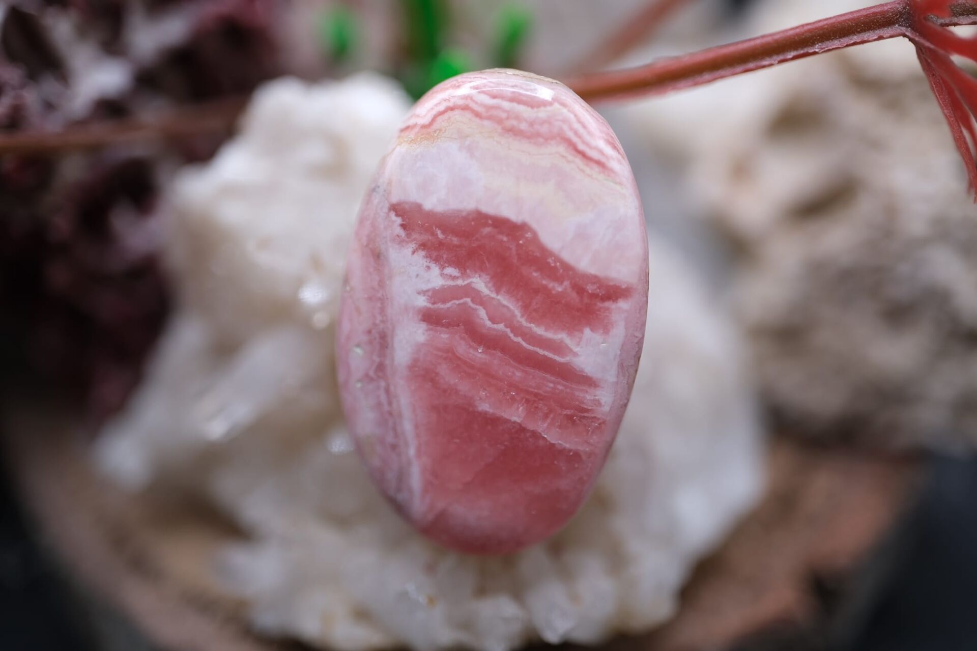 20.80ct 26x16.3mm Oval Natural Rhodokrosite