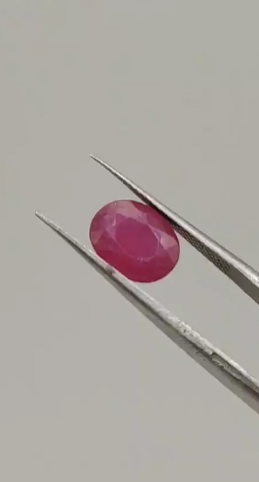 3.30ct 10.1x8.2mm Oval Natural Ruby ( Heated Glass Filling)